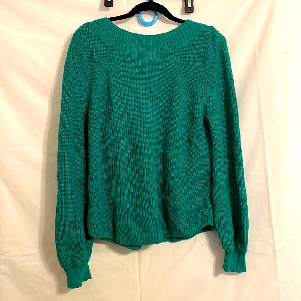 Gap sweater